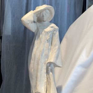 Statue "WINDBLOWN" Klara Sever & Austin